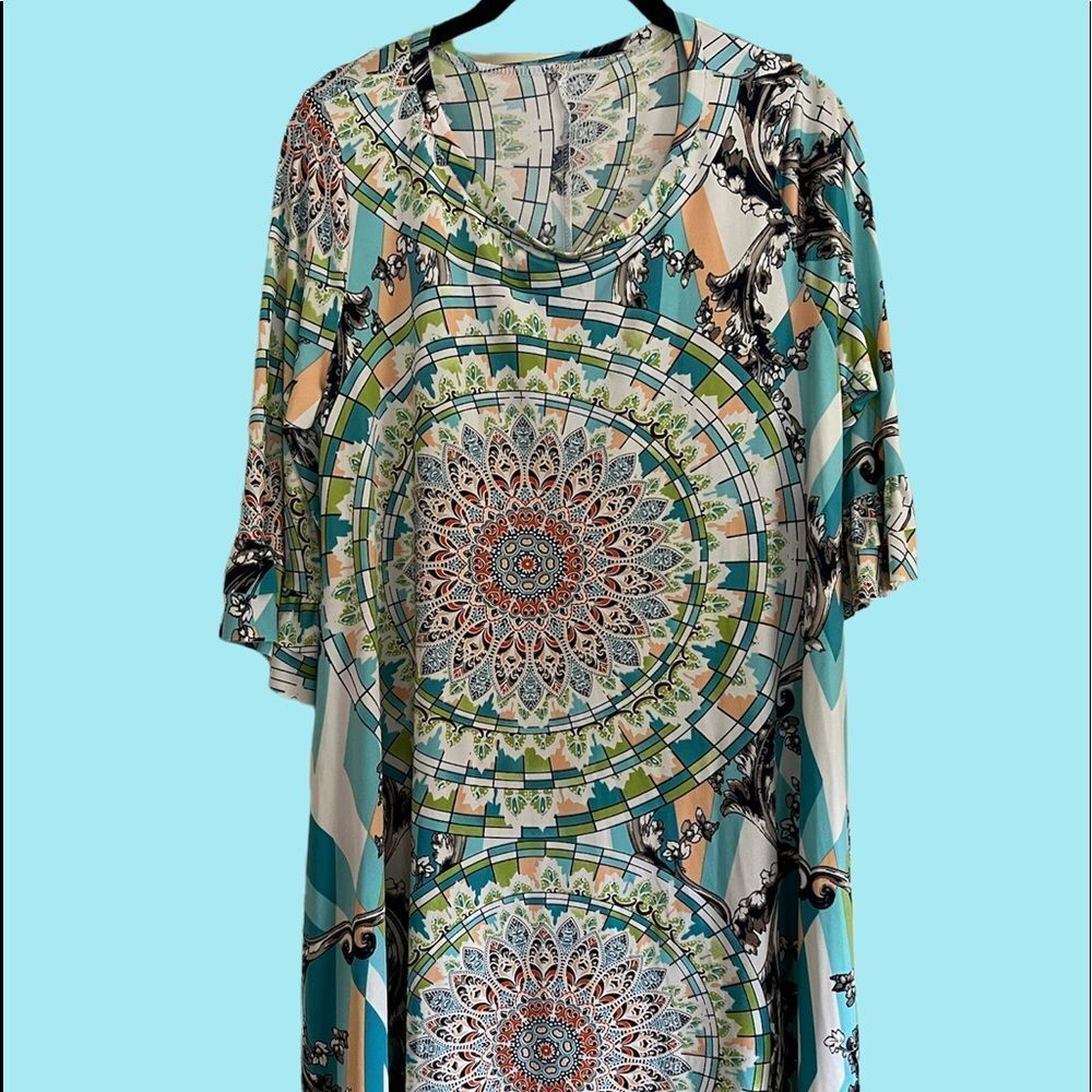 Tunic with hidden pockets